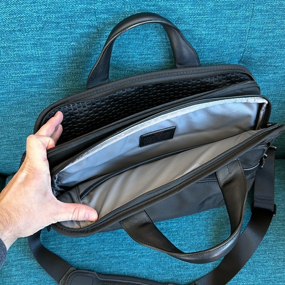 Tumi Organizer Brief in Like New Condition - Picture 4 of 6